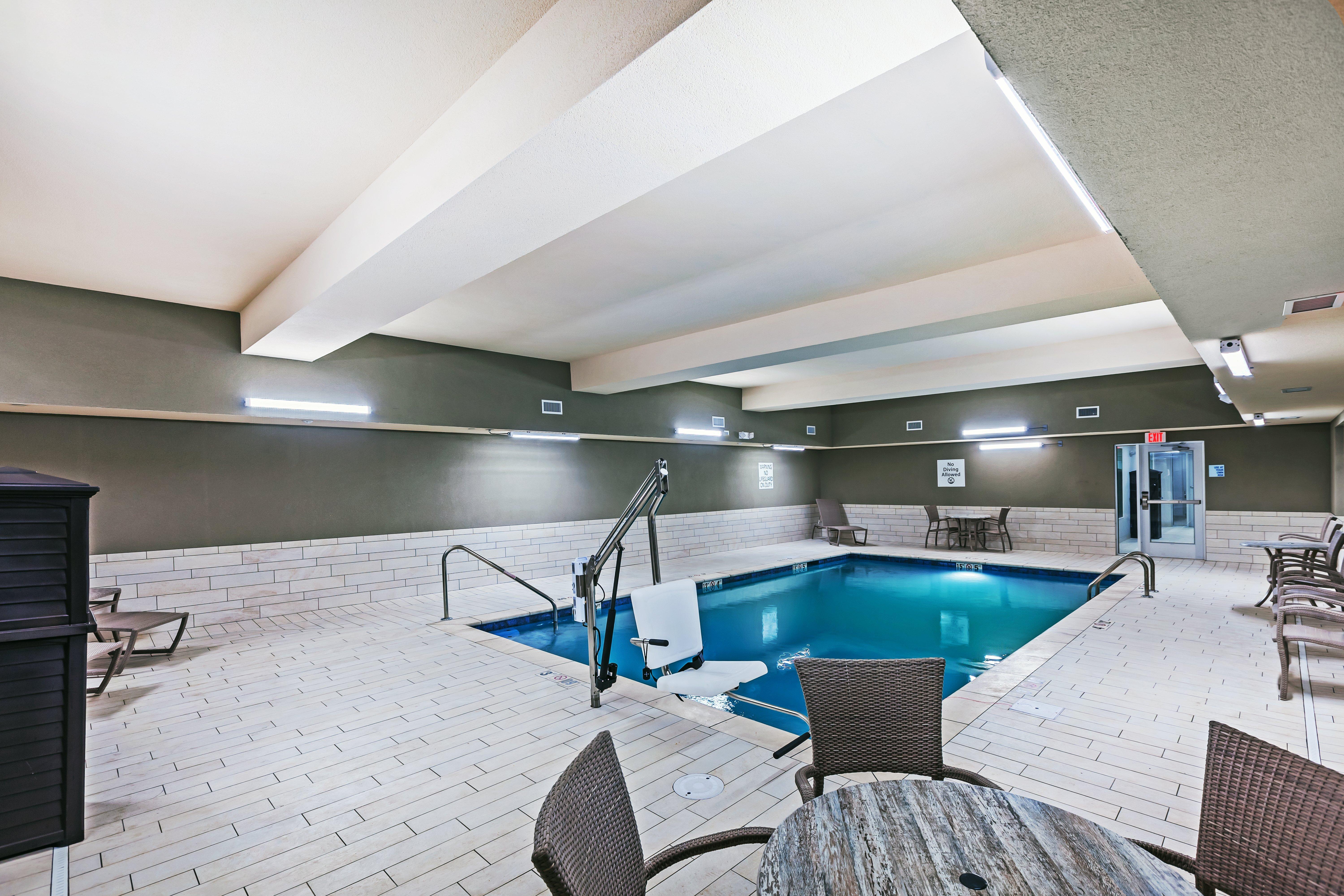 Holiday Inn Express & Suites - Coffeyville By Ihg Exterior foto