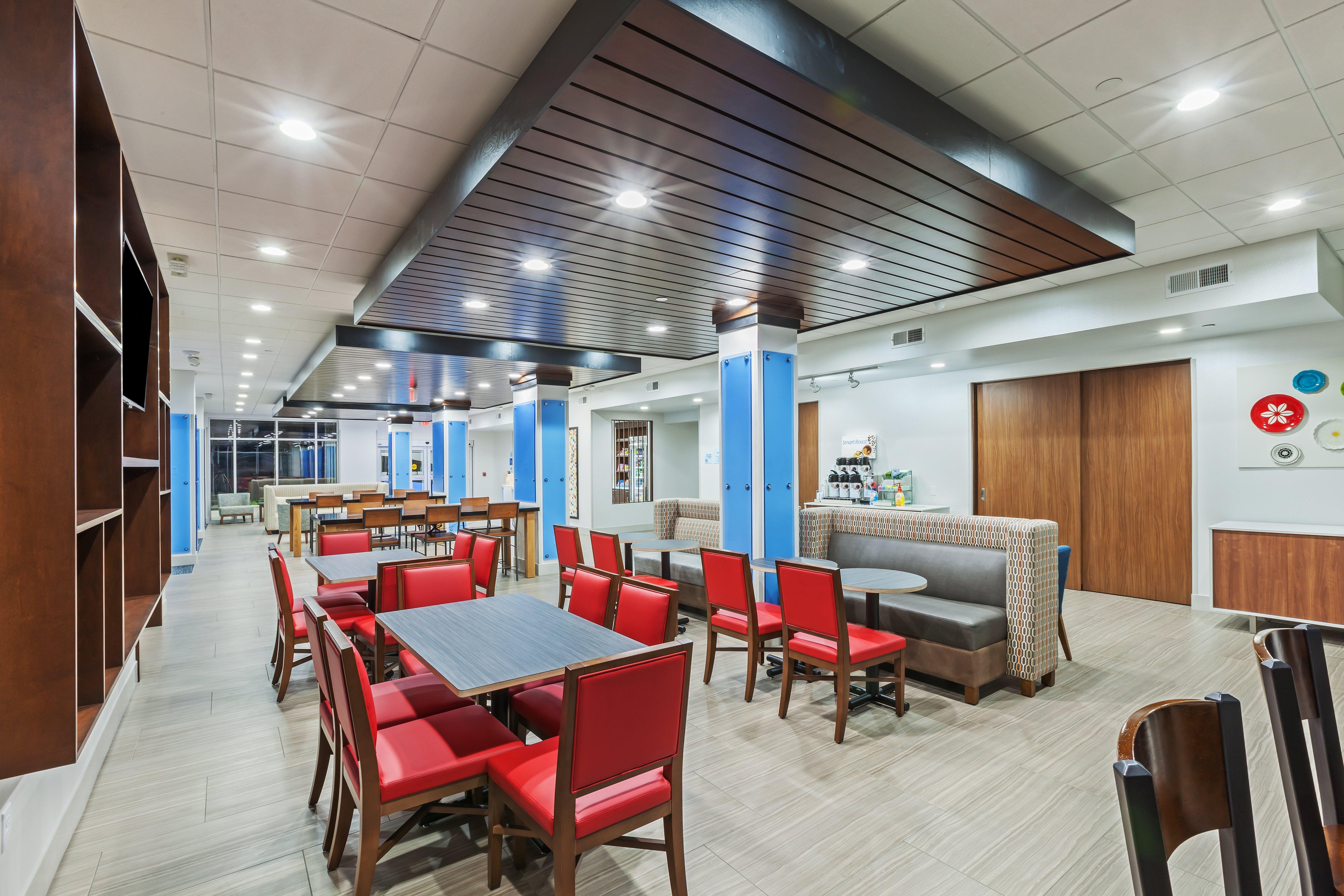 Holiday Inn Express & Suites - Coffeyville By Ihg Exterior foto