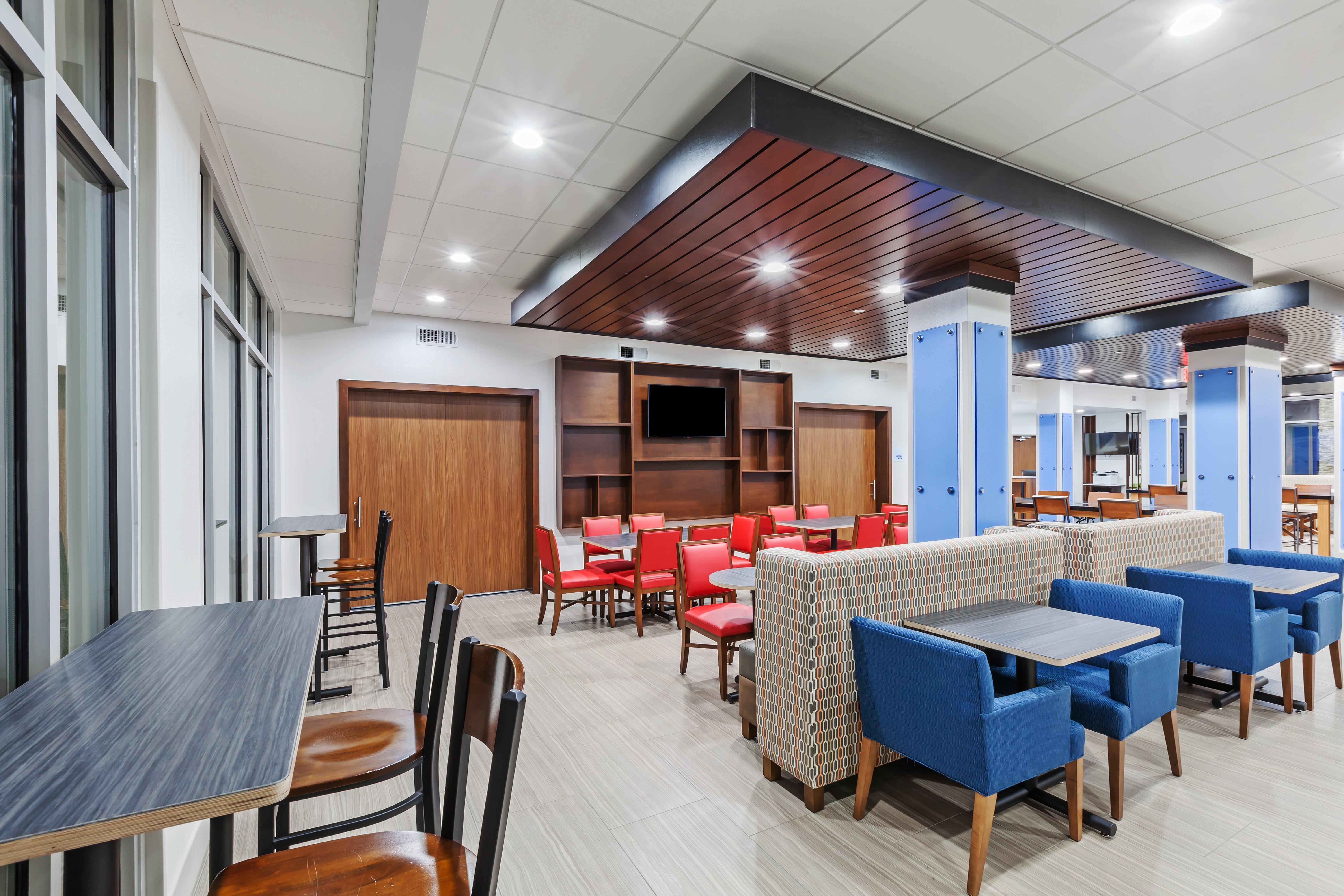 Holiday Inn Express & Suites - Coffeyville By Ihg Exterior foto