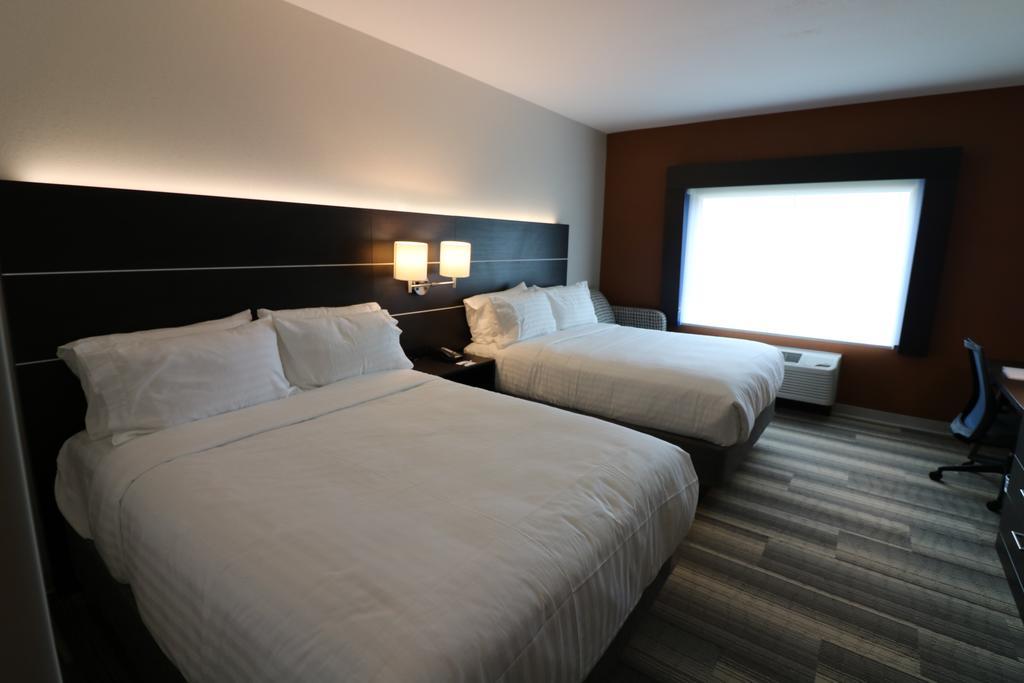 Holiday Inn Express & Suites - Coffeyville By Ihg Exterior foto